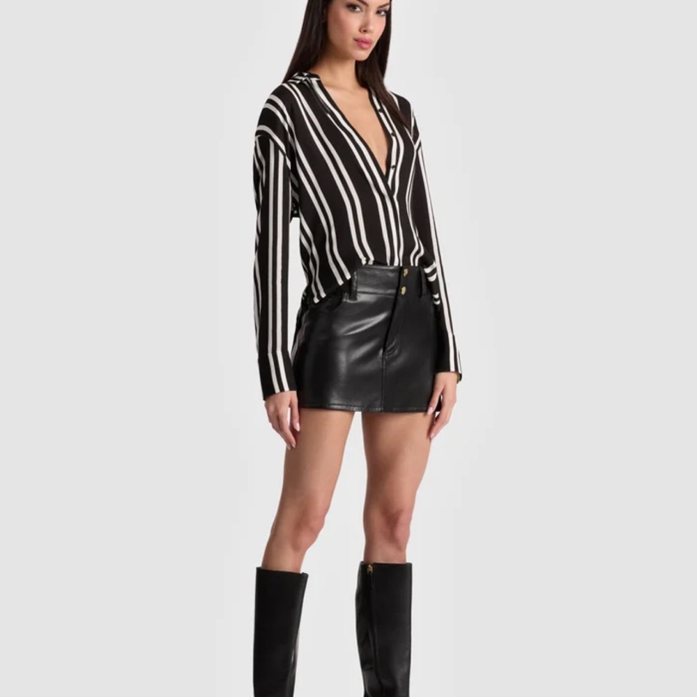 Alice + Olivia Laika Vegan Leather Mini Skirt - Picture 3 of 10